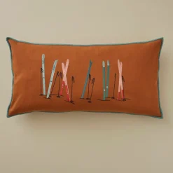 Coussin brodé Passe-montagne Caramel, Sylvie Thiriez